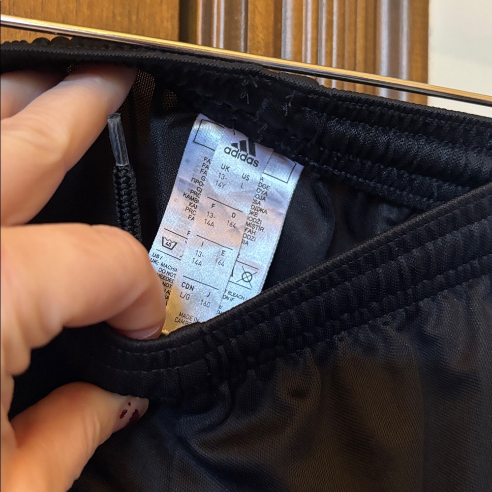 Adidas Aeroready shorts! 13/14 boys - Picture 3 of 3